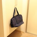 S字フックでエコバック収納!定位置が決まれば忘れ物がなくなる!?